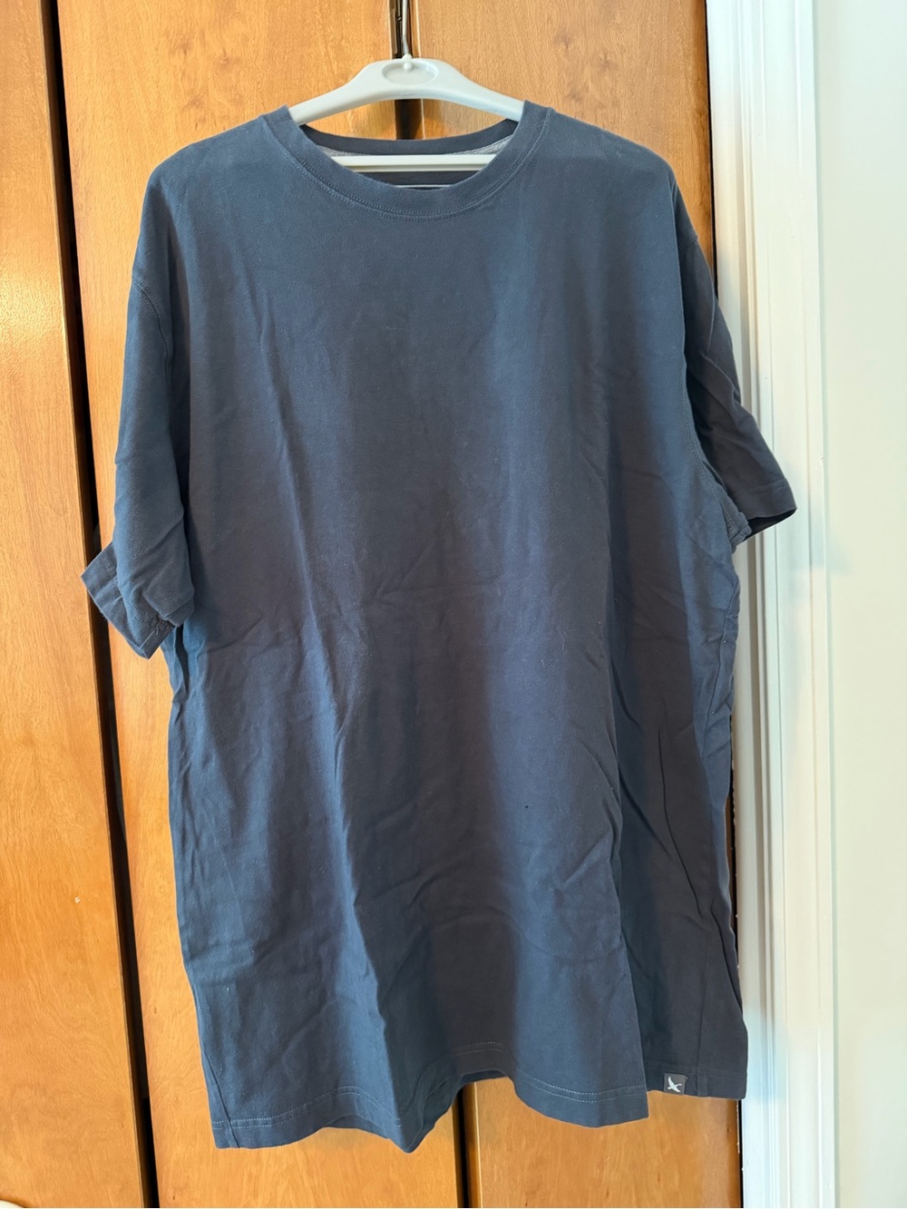 Eddie Bauer Men's Short-Sleeve Crewneck Tee in Navy